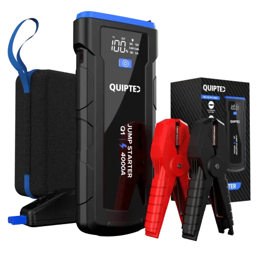 De afbeelding toont een Quipted jump starter, model Q1, met slimme startkabels in rood en zwart.